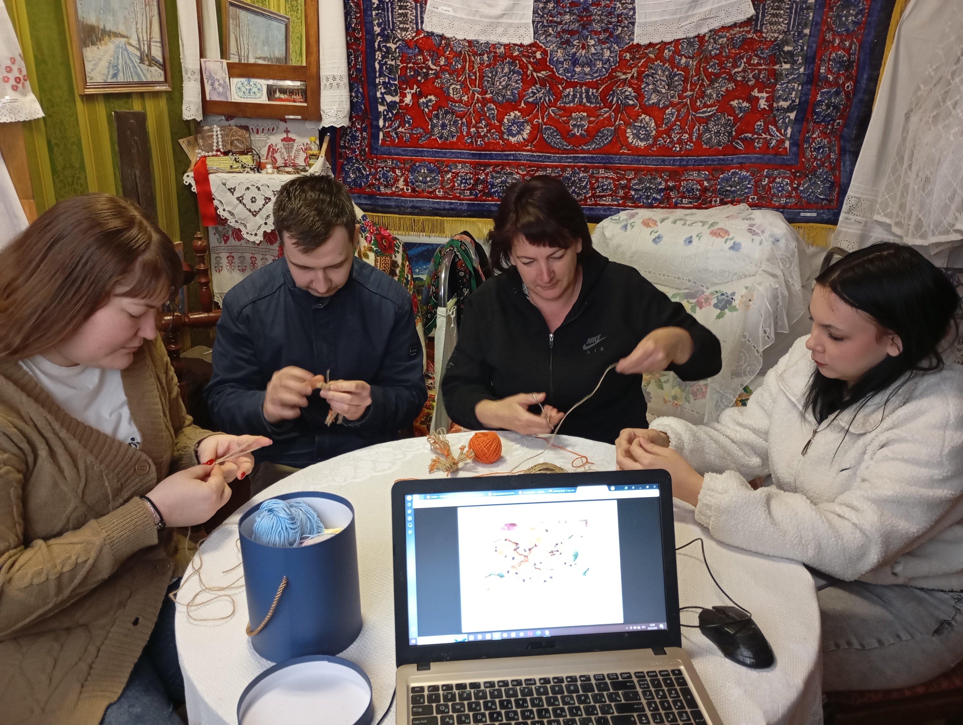 В Добринском сельском клубе 22 марта состоялся мастер-класс «Жаворонки, прилетите, весну-красну принесите»..