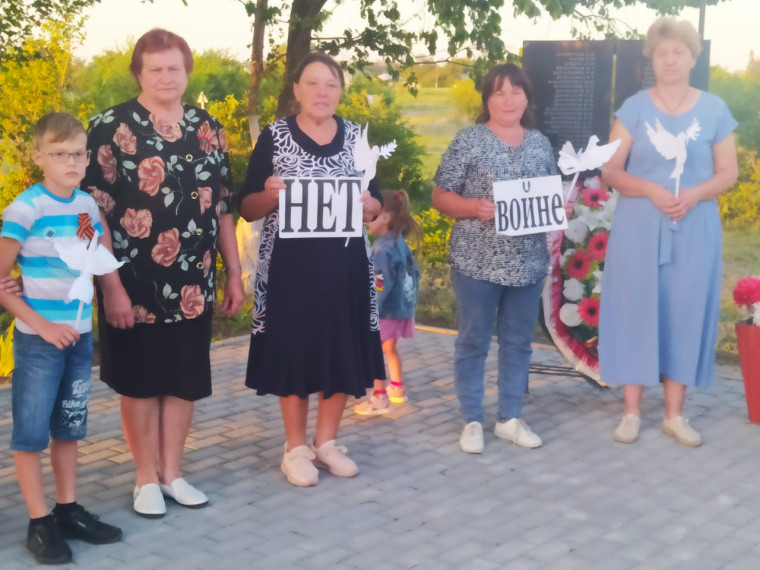 22 июня - одна из самых печальных дат в истории России - День памяти и скорби - день начала Великой Отечественной войны. 22 июня - одна из самых печальных дат в истории России - День памяти и скорби - день начала Великой Отечественной войны.