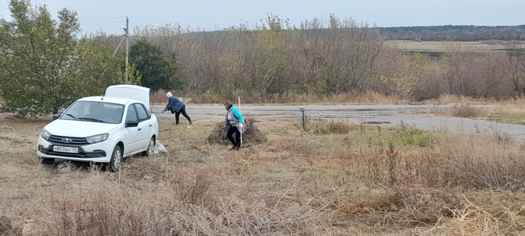 Администрация поселения провела субботник. Администрация поселения провела субботник.